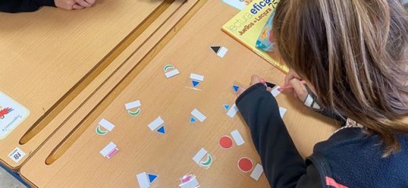 El alumnado de 4º descubre la gramática a través del método Montessori